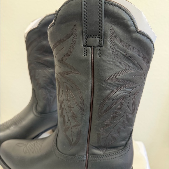 Shyanne Black Leather Western Heeled Boots NIB Size 9M - Picture 11 of 14